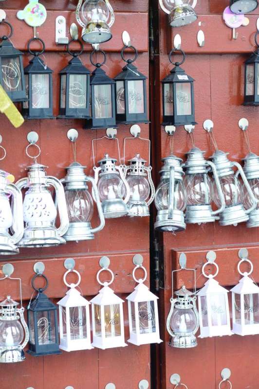 سرج وفوانيس رمضانية