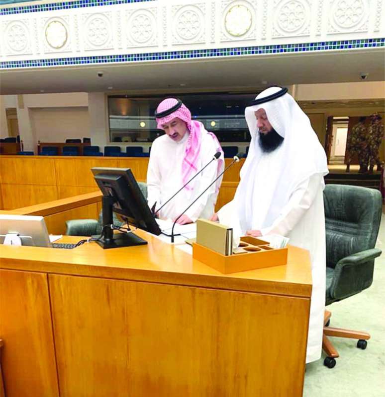 مطيع وأبو صليب أجريا بروفة أمس لاستجواب وزير الصحة