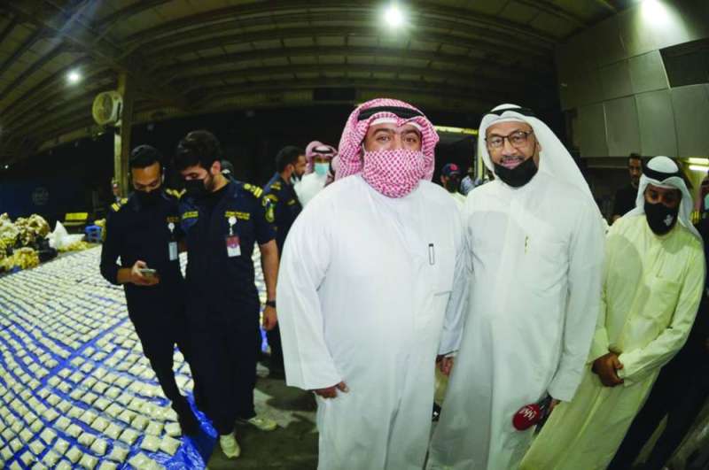 الوزير العلي مع الزميل ناصر الفرحان