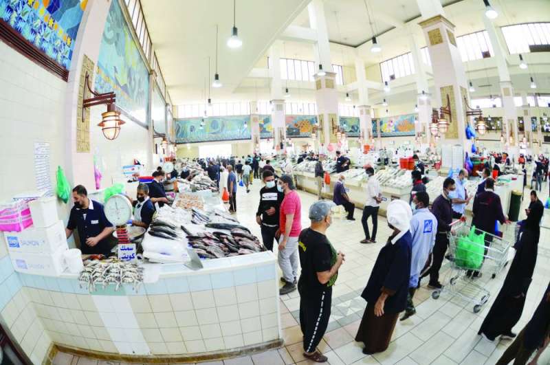 حركة إقبال ضعيفة على سوق السمك في شرق