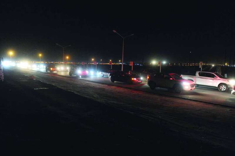 لا يمكن أن يكون مع كل تلك السيارات تصاريح خروج وقت الحظر