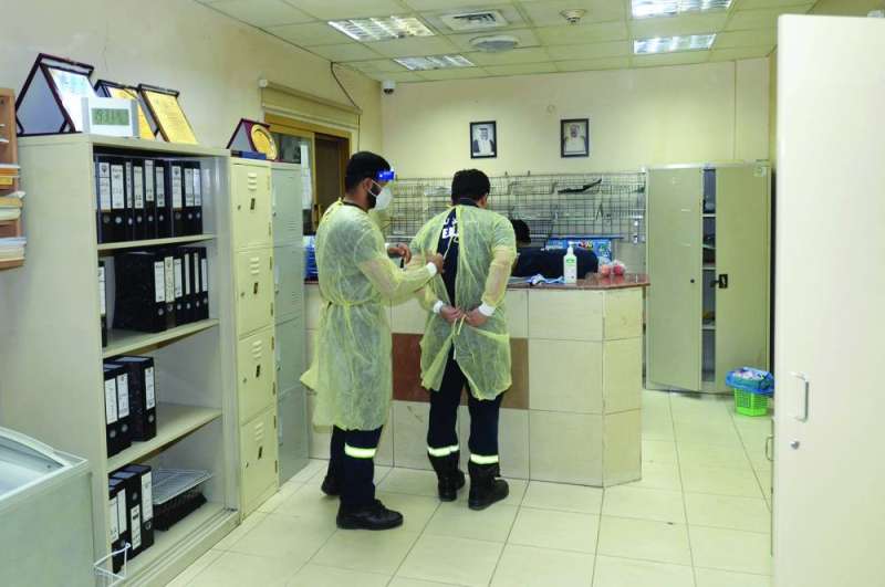 اللباس العازل الخاص لنقل مرضى «كورونا»