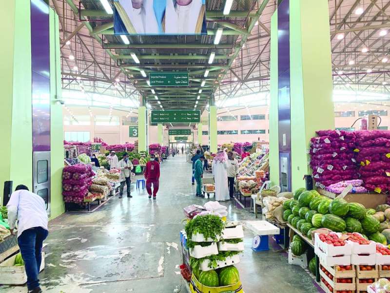 لا نقص في أي صنف من الخضار والفاكهة... ولا ازدحامات