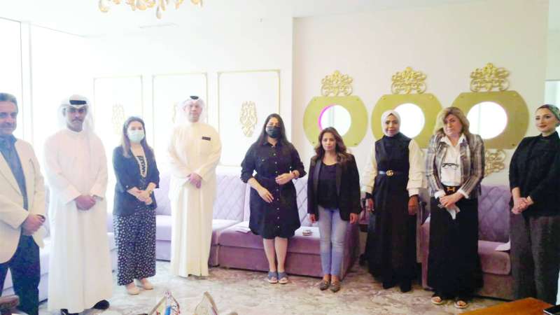 المشاركون في المؤتمر الصحافي