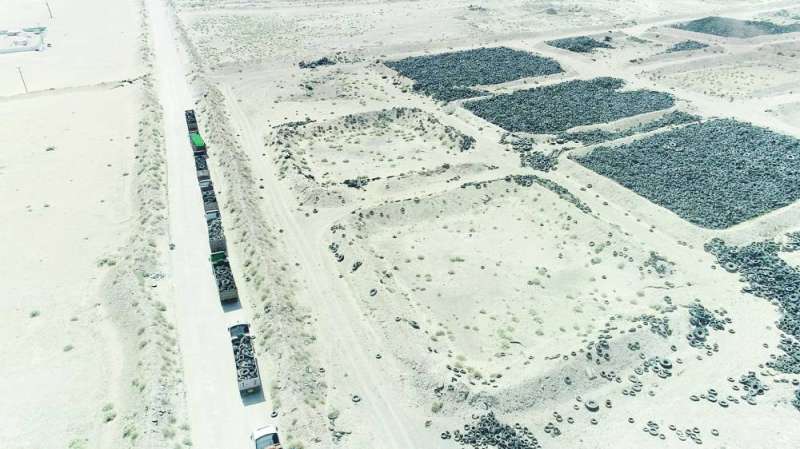 صورة جوية تبيّن حجم الإنجاز في إزالة الإطارات 	(تصوير أسعد عبدالله)