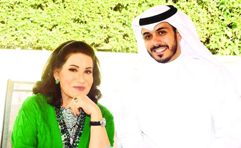 حمد الرومي مع «أم طلال»