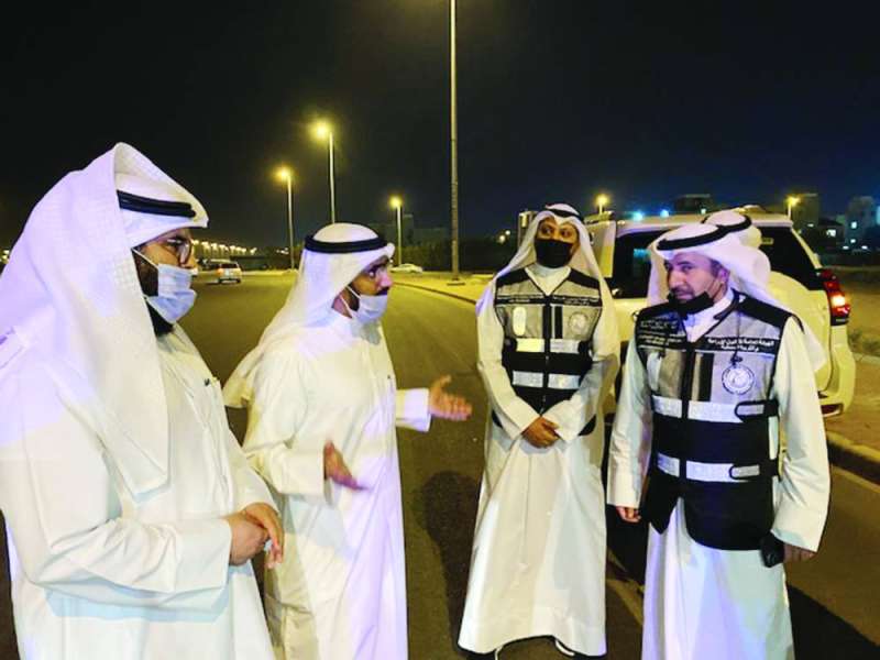 العازمي يشرح للفارسي إمكانات الجمعية للمساهمة في التشجير