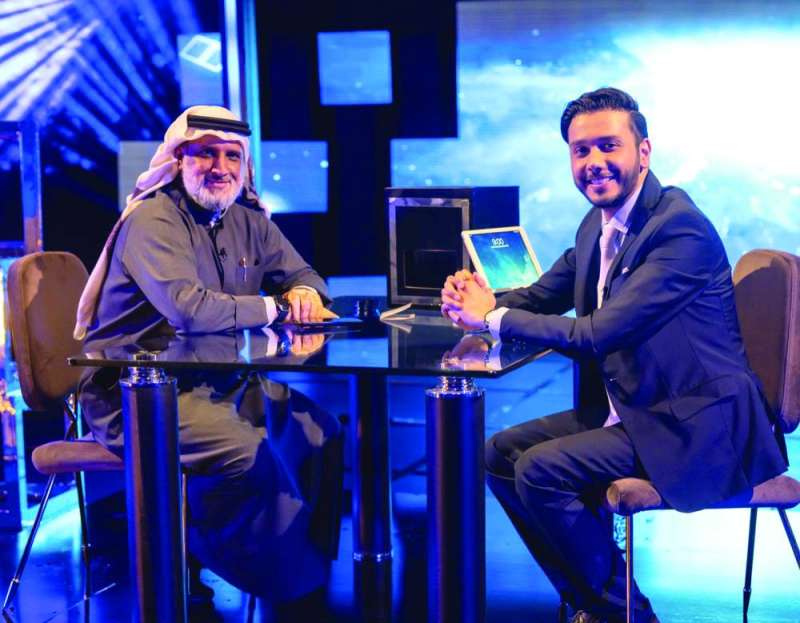 العجيرب خلال استضافته في «صناديق العمر»