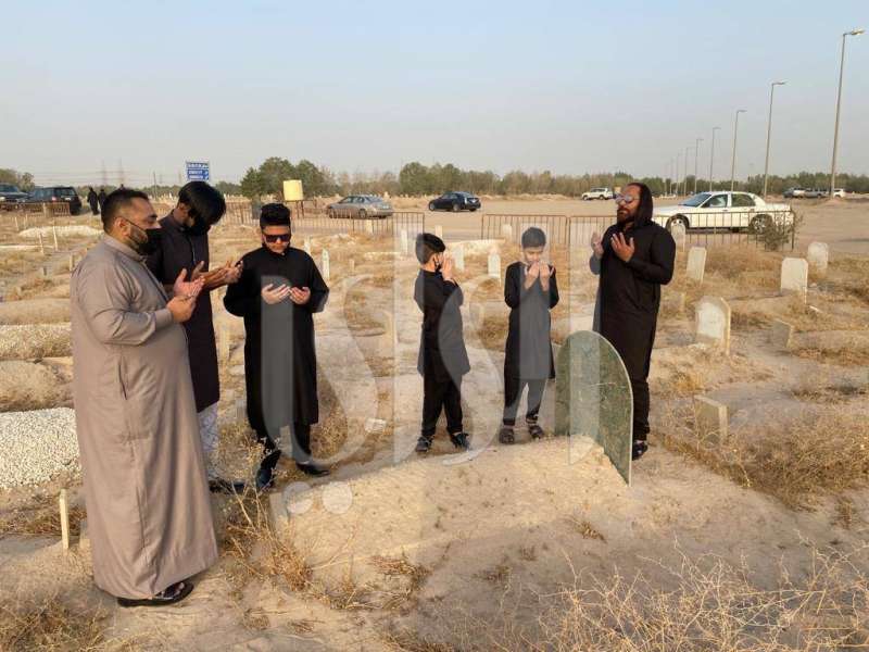 قراءة الفاتحة والدعاء 