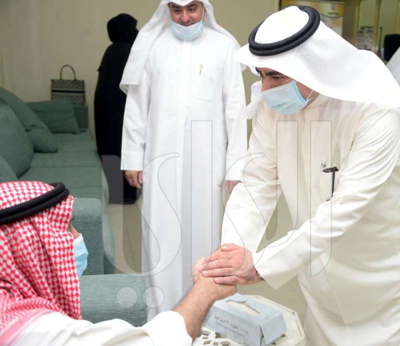  الخالدي معايداً المسنين 