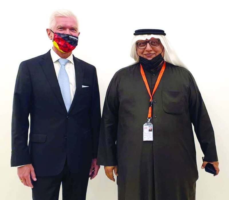 السفير موبس والزميل خالد الشرقاوي