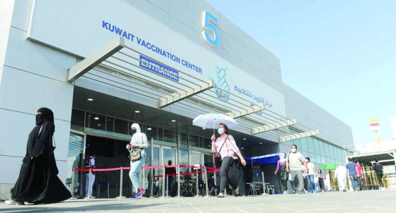 وزارة الصحة تُدشن قريباً المرحلة الثالثة من وحدات التطعيم الميدانية المتنقلة 	(تصوير سعود سالم)