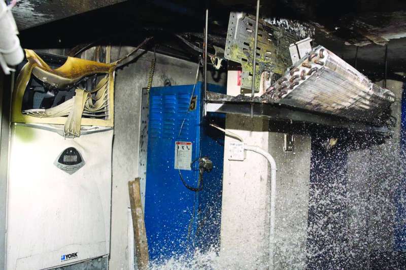 الحريق أتى على غرفة المصاعد