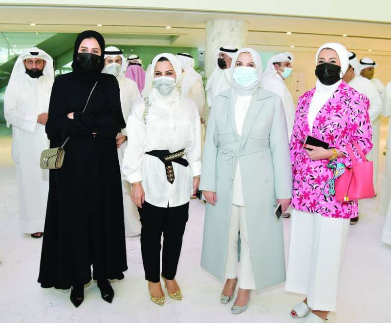 الهويدي متوسطة عدداً من موظفات الإعلام 