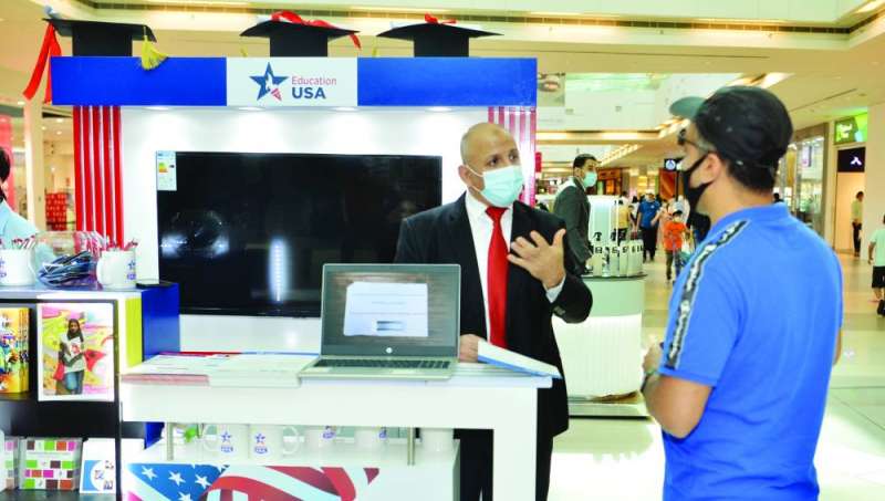 الرد على استفسارات طالب