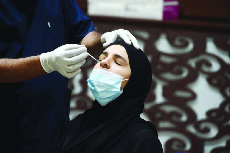 فحص طالبة في مدرسة فاطمة الصرعاوي