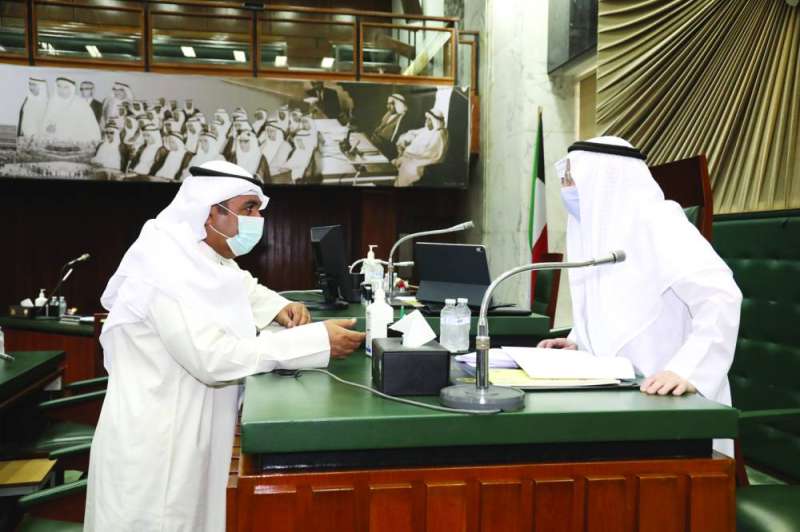 الأمين العام بدر الرفاعي مع مدير الإدارة القانونية