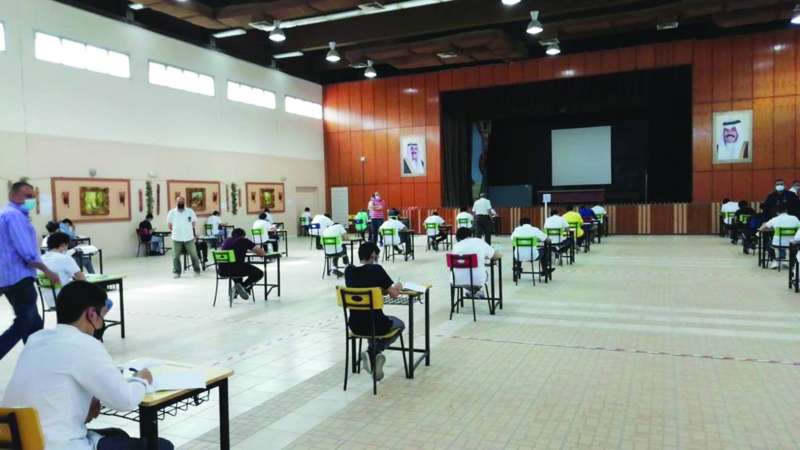 اختبار في إحدى المدارس وفق الاشترطات الصحية