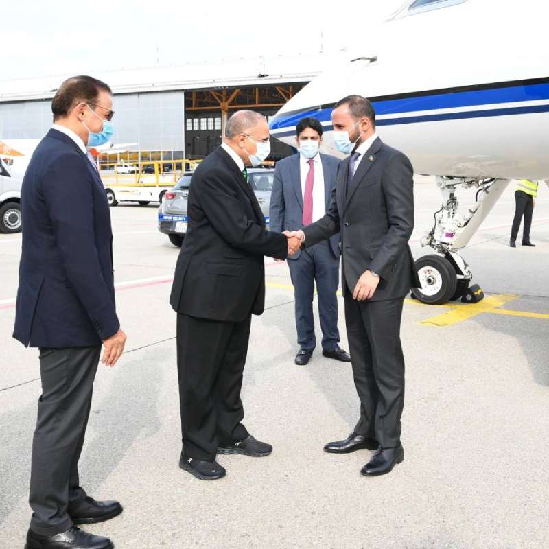 الغانم لدى وصوله إلى جنيف