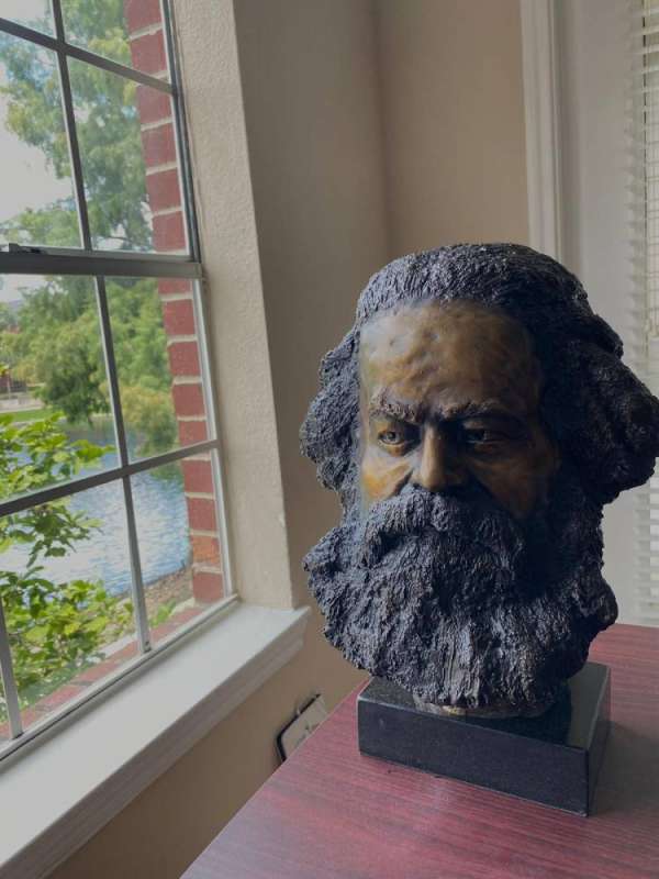 رأس كارل ماركس «الأفريقي» 