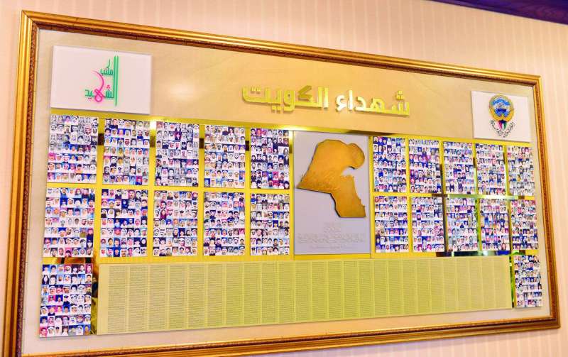 مكتب الشهيد نشر صور الشهداء في غالبية مرافق الدولة تكريماً لهم