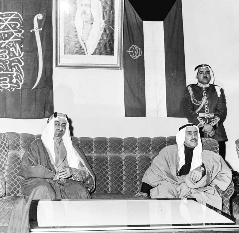 الشيخ صباح السالم والملك فيصل بن عبدالعزيز
