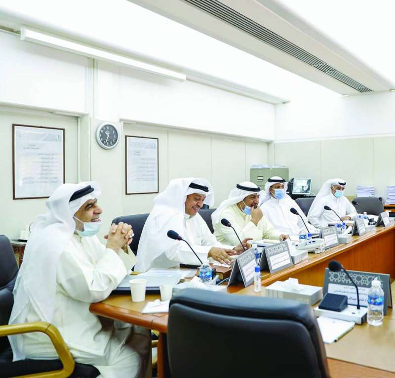 
جانب من اجتماع لجنة الميزانيات أمس
