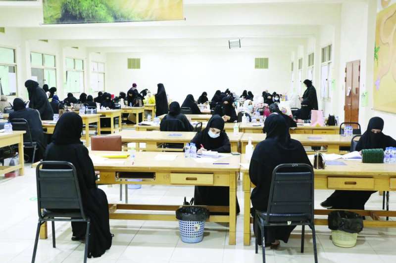 
لجان التصحيح... اللمسات الأخيرة على اختبارات الثانوية
