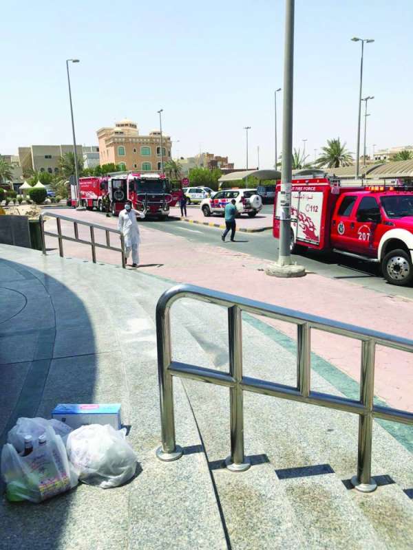  آليات الإطفاء تحاصر الجمعية