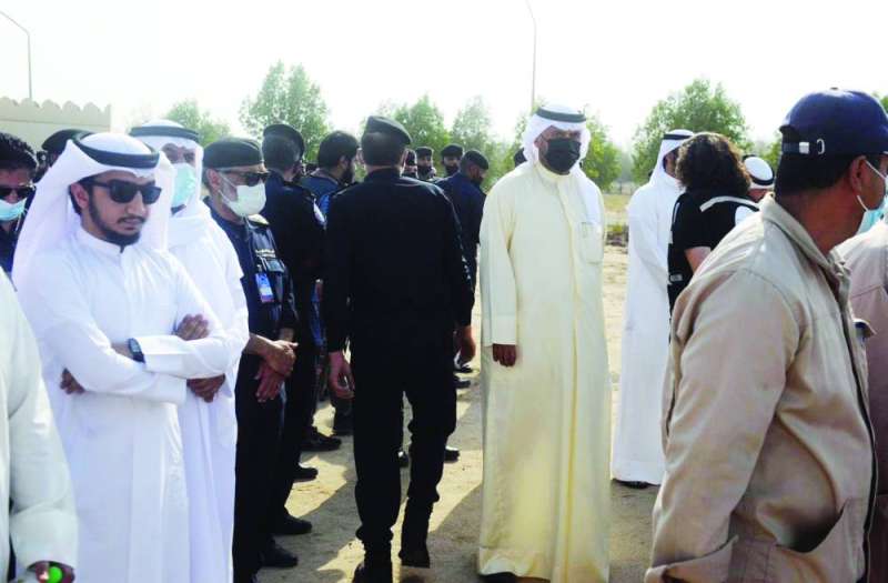 أنس الصالح مشاركاً في مراسم التشييع