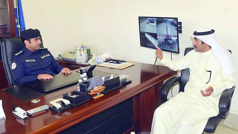 المطيري متحدثاً للزميل نايف كريم 
