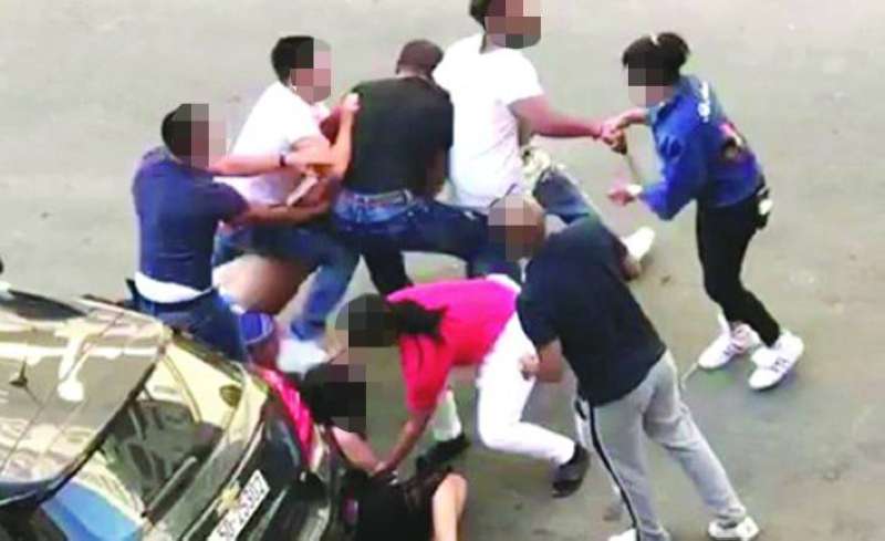 جانب من إحدى المشاجرات في الشوارع
