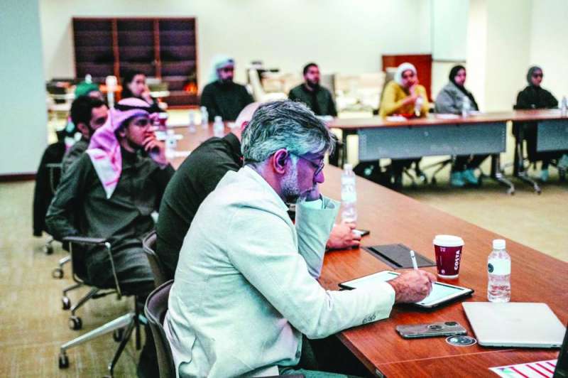 جانب من عملية تدريب الطلبة