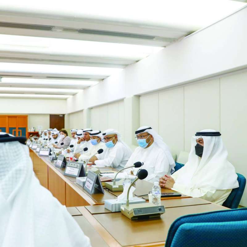 
وزير التربية ووكيل الوزارة في اجتماع اللجنة التعليمية
