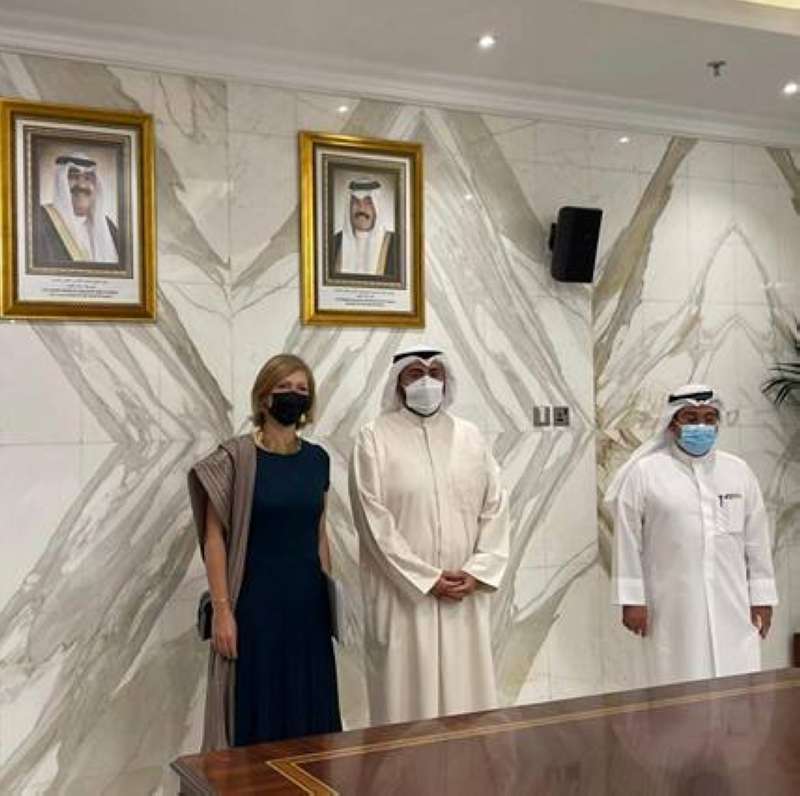 وزير الصحة الشيخ الدكتور باسل الصباح والسفيرة الفرنسية آن كلير لوجندر