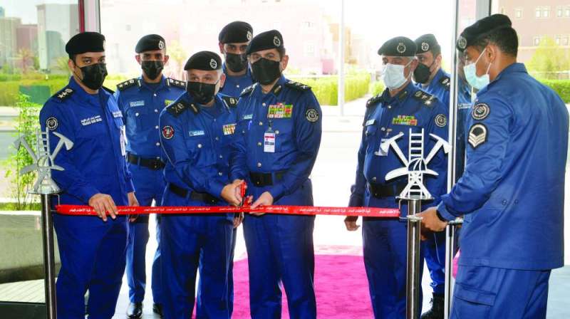 المكراد وقيادت الإطفاء خلال قص شريط الإفتتاح