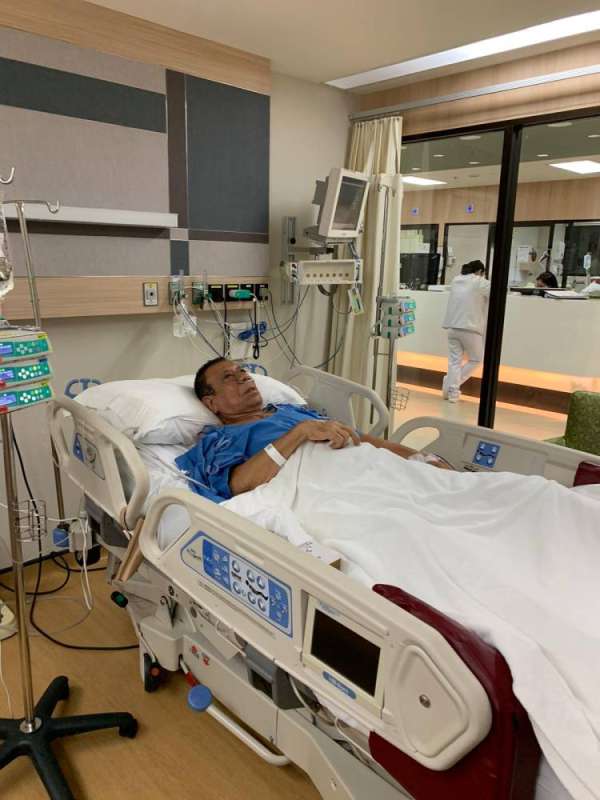 تجهيزه لإجراء العملية الجراحية