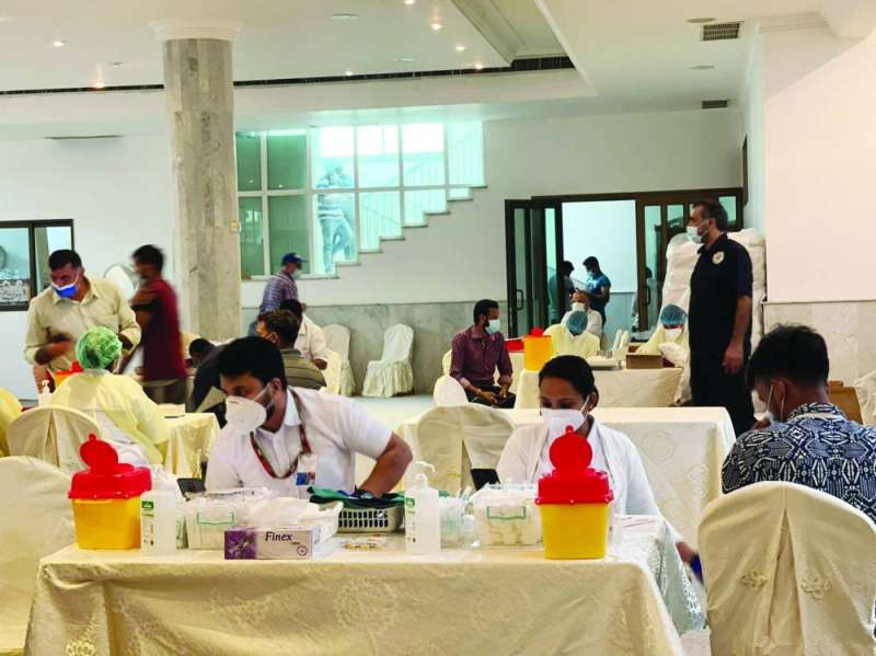 
تطعيم داخل إحدى الحسينيات