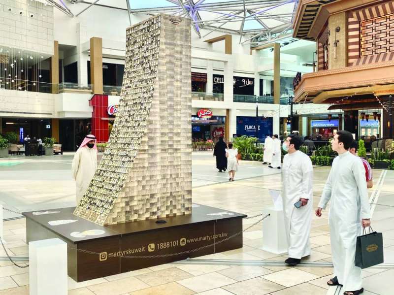 مجسم للصرح في «الأفنيوز»