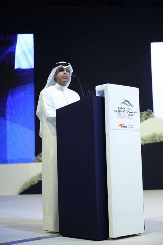 الفاضل ملقيا كلمته في الاحتفال 