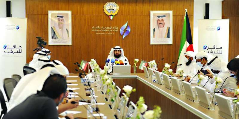 
العتيبي متحدّثاً خلال المؤتمر الصحافي 	(تصوير سعود سالم)
