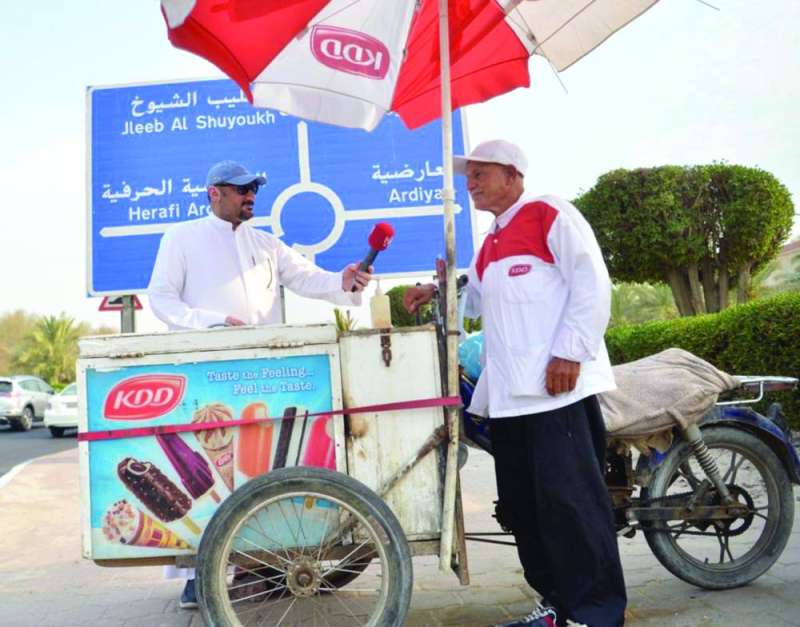 صبحي متحدثاً للزميل ناصر الفرحان
