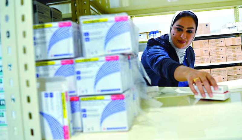 
 الصيدلية جاهزة لتلبية طلبات الأجنحة من الأدوية