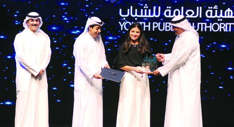 إحدى المبدعات خلال تكريمها
