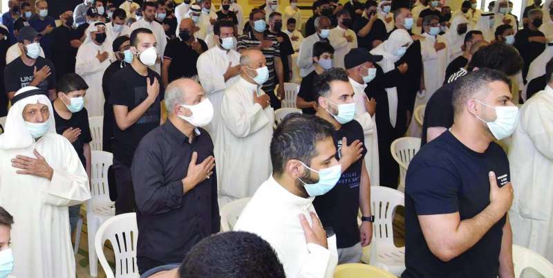 المشاركون في حسينية الأوحد 	(تصوير سعود سالم)
