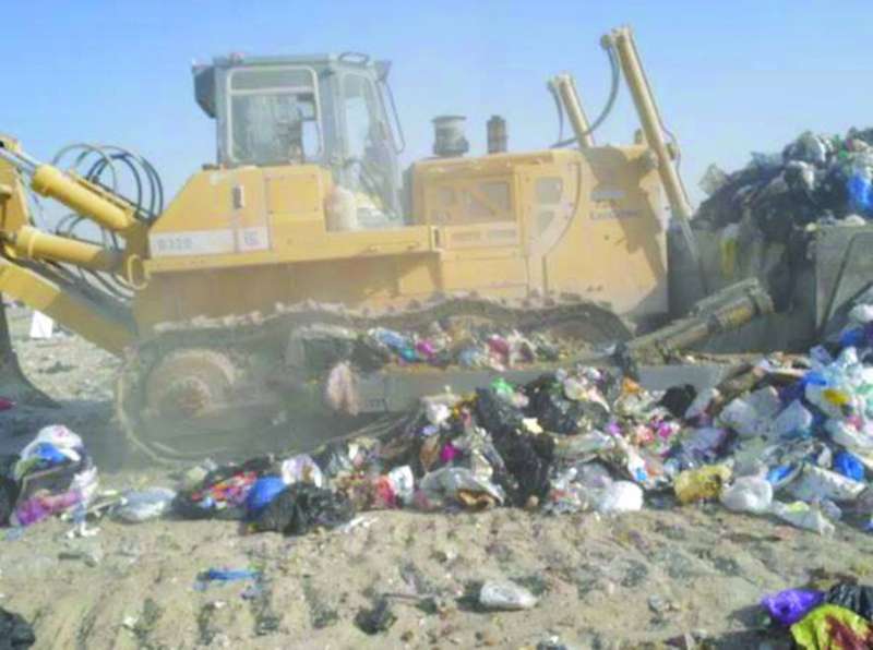 نفايات غير مفرزة تشكل خطراً بيئياً وصحياً