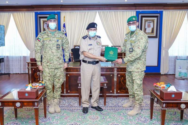 تسليم كتاب المراسم إلى وكيل الداخلية