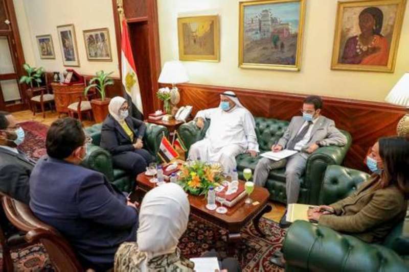 وزيرة الصحة المصرية خلال استقبالها السفير الذويخ