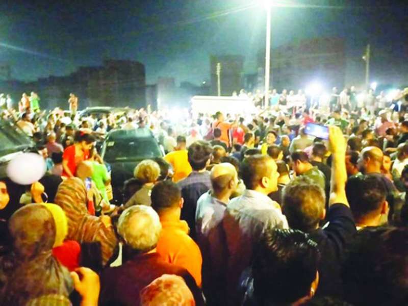 احتفالات الأهالي