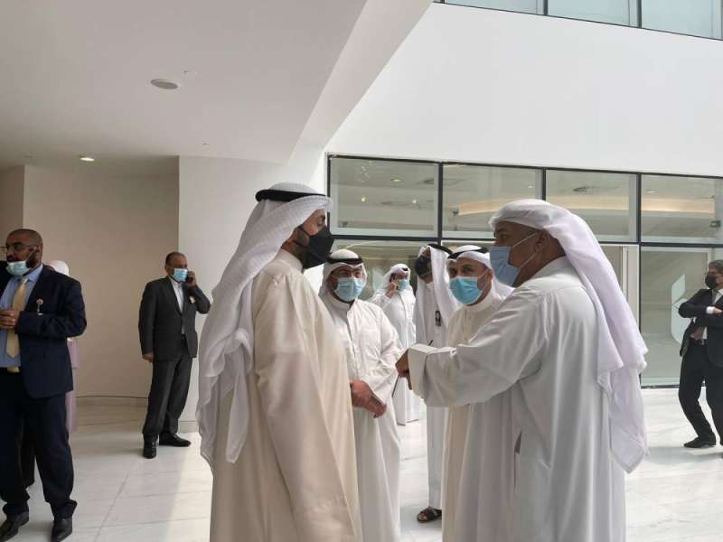 .. ومتفقدا المدينة